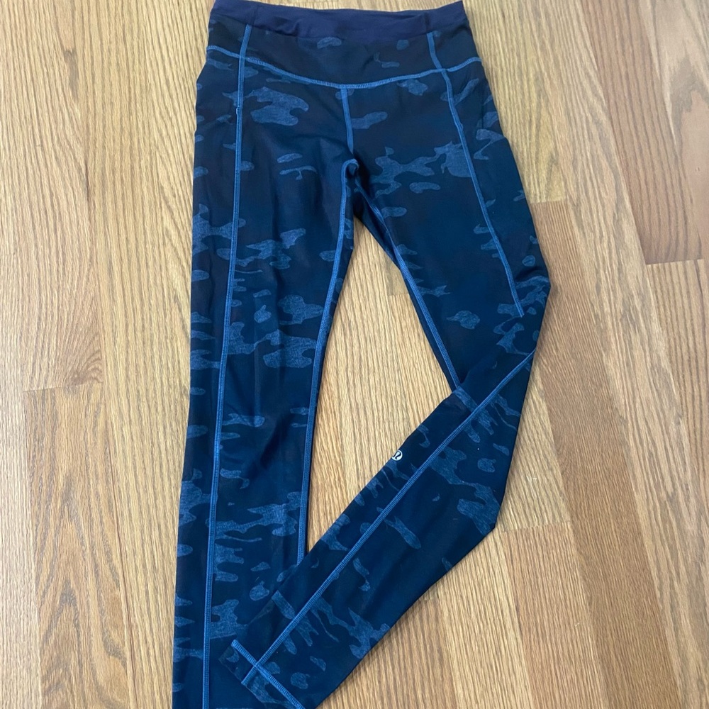 EUC Fast and Free camo legging 25”